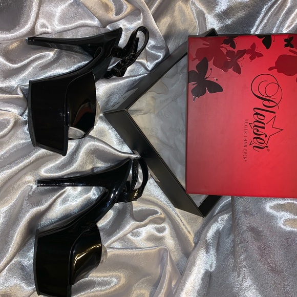 Heels - Picture 5 of 6